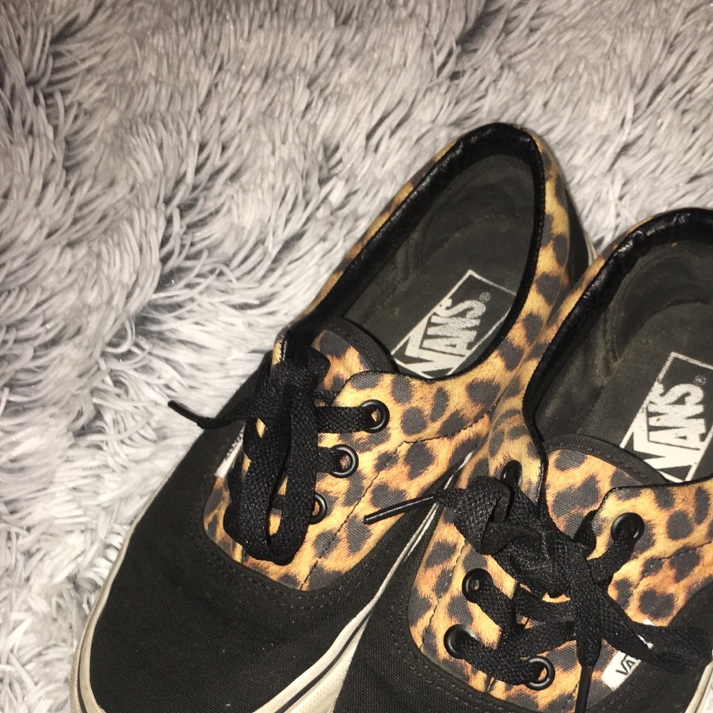 VANS SIZE 5.5 WOMENS CHEETAH PRINT